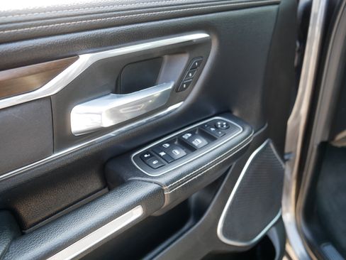 Used 2022 RAM 1500 Laramie AWD/4WD image 19