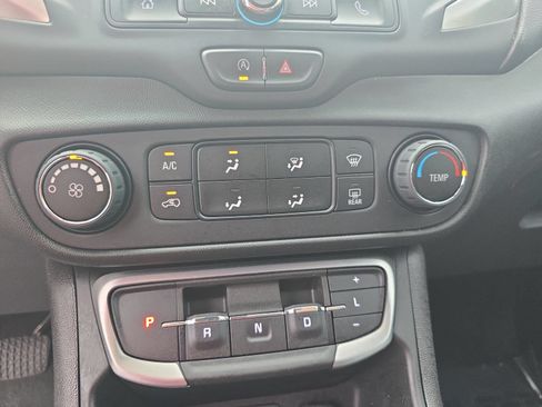 Used 2024 GMC Terrain SLE w/ Elevation Edition FWD image 20