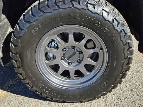 Used 2025 Toyota Sequoia Platinum AWD/4WD image 9