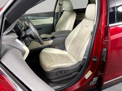 Used 2023 Cadillac XT5 Premium Luxury w/ LPO, Floor Liner Package FWD image 21