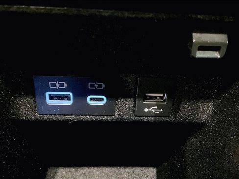 Used 2022 Toyota Avalon Limited image 31