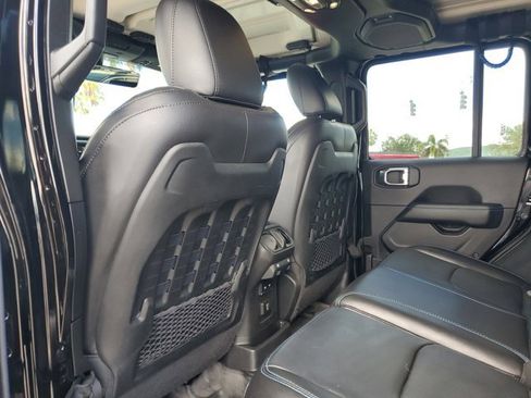 Used 2023 Jeep Wrangler Rubicon image 14