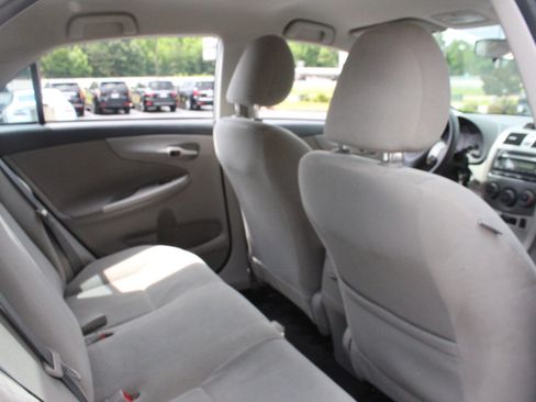Used 2012 Toyota Corolla LE FWD image 24