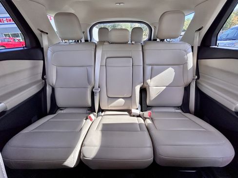 Used 2023 Ford Explorer XLT w/ Equipment Group 202A image 36