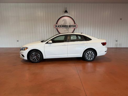 Used 2019 Volkswagen Jetta SEL FWD image 2