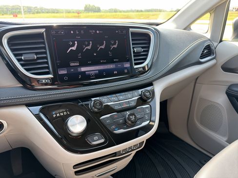 Certified 2023 Chrysler Pacifica Touring-L w/ Road Tripper Package AWD/4WD image 23