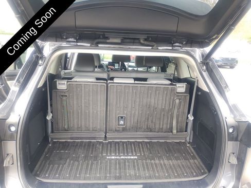 Used 2021 Toyota Highlander Limited image 53