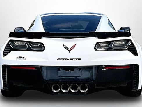 Used 2016 Chevrolet Corvette Z06 w/ 3LZ Preferred Equipment Group RWD image 7