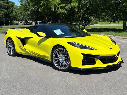 Used 2024 Chevrolet Corvette Z06 RWD image 1