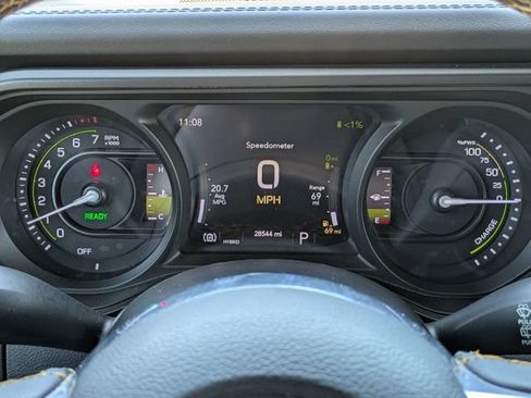 Used 2024 Jeep Wrangler Unlimited Sahara w/ Safety Group AWD/4WD image 17