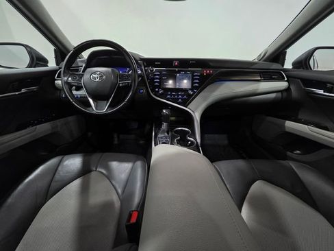 Used 2020 Toyota Camry XLE w/ Navigation Package FWD image 14