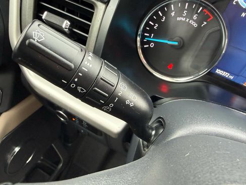 Used 2023 Ford Expedition XLT AWD/4WD image 27