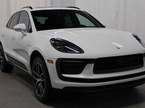 Used 2026 Porsche Macan AWD/4WD image 13