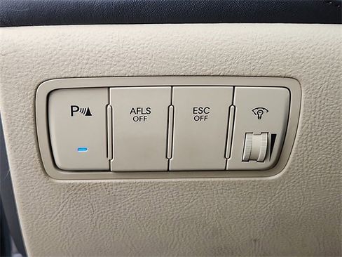 Used 2009 Hyundai Genesis 3.8 w/ Technology Pkg 4 image 27