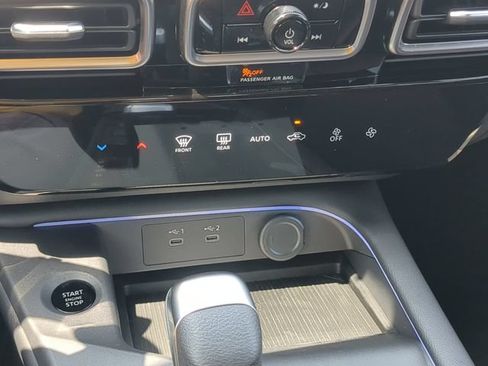 New 2026 Nissan Sentra SR w/ Floor Mat Package FWD image 20
