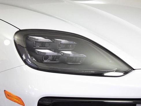 Certified 2025 Porsche Cayenne image 11