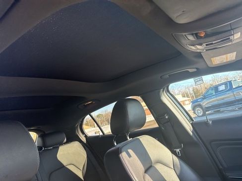 Used 2019 Mercedes-Benz GLA 250 4MATIC image 15