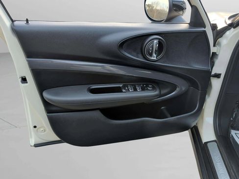 Used 2017 MINI Cooper Clubman S image 32