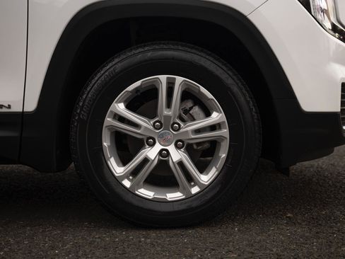 Used 2023 GMC Terrain SLE w/ Driver Convenience Package image 27