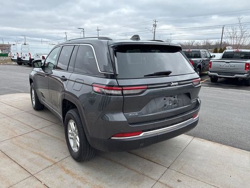 Used 2023 Jeep Grand Cherokee Laredo image 9