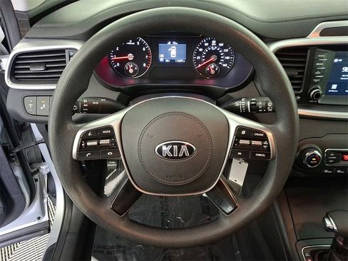 Used 2019 Kia Sorento LX image 25