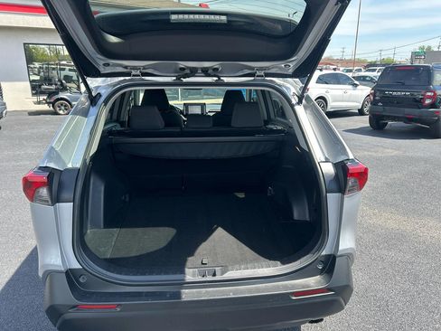 Used 2021 Toyota RAV4 XLE image 12