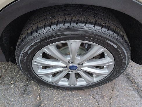 Used 2017 Ford Escape Titanium image 10