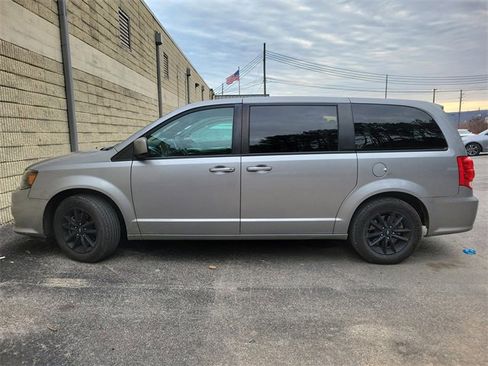 Used 2020 Dodge Grand Caravan GT image 2