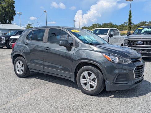 Used 2020 Chevrolet Trax LS FWD image 2