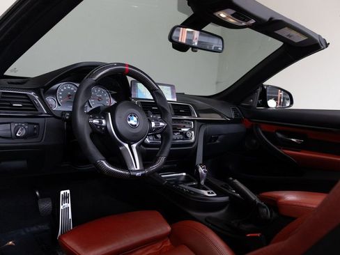 Used 2016 BMW M4 Convertible image 21