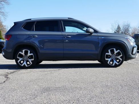 Used 2022 Volkswagen Taos SEL image 7