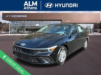 New 2026 Hyundai Elantra SE video 1