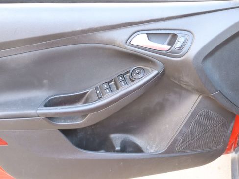 Used 2015 Ford Focus SE FWD image 17