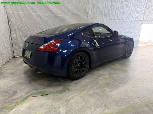 Used 2016 Nissan 370Z Coupe RWD image 8