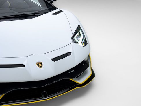 Used 2021 Lamborghini Aventador SVJ AWD/4WD image 18