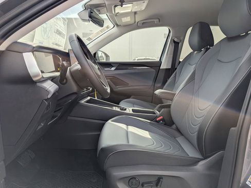 New 2026 Volkswagen Tiguan SE image 12