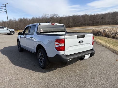 New 2026 Ford Maverick XLT w/ XLT Luxury Package FWD image 3