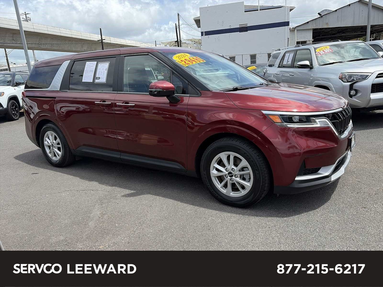 Used 2024 Kia Carnival LX FWD image 1