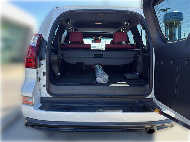 Used 2022 Lexus GX 460 Premium w/ Accessory Package AWD/4WD image 7