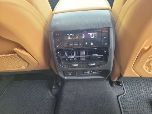 Used 2025 Jeep Grand Cherokee Summit AWD/4WD image 15