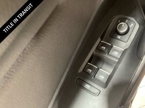 Used 2023 Volkswagen Jetta SE w/ Panoramic Sunroof Package FWD image 19