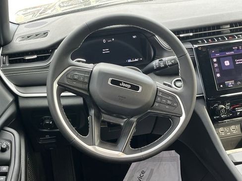 New 2025 Jeep Grand Cherokee L Laredo image 12