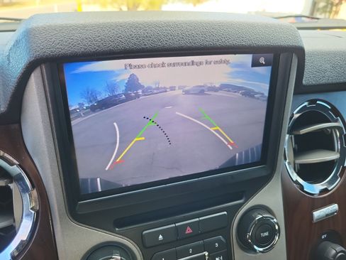 Used 2013 Ford F250 Lariat w/ Lariat Ultimate Pkg image 18