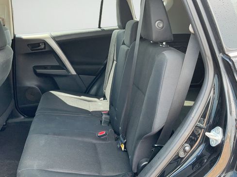 Used 2017 Toyota RAV4 LE FWD image 20
