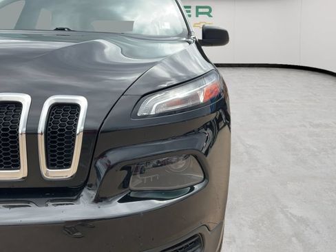 Used 2016 Jeep Cherokee Sport FWD image 44