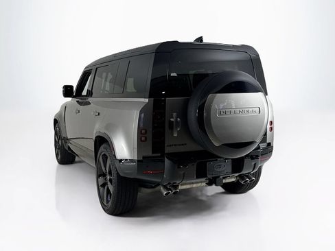 Used 2025 Land Rover Defender 110 X-Dynamic SE AWD/4WD image 3