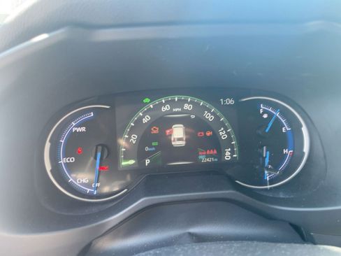 Used 2025 Toyota RAV4 LE image 10