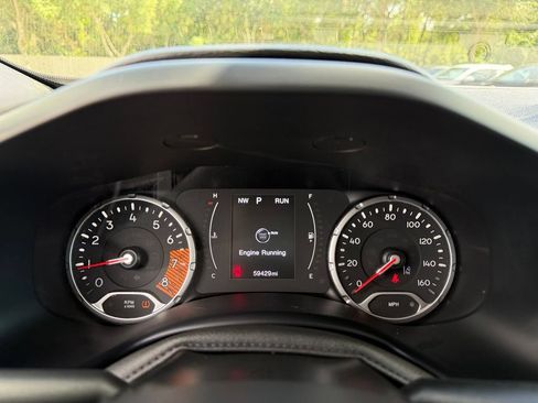 Used 2023 Jeep Renegade Latitude AWD/4WD image 20