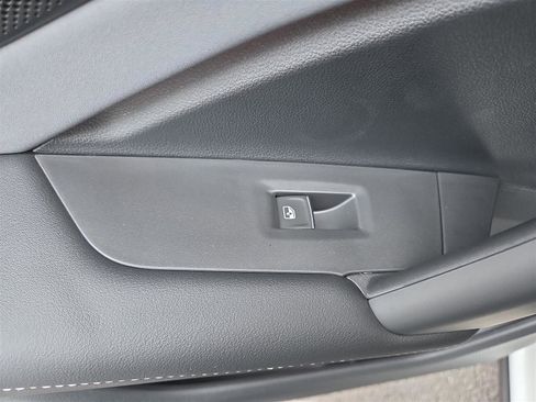 New 2025 Volkswagen Tiguan SE R-Line image 27