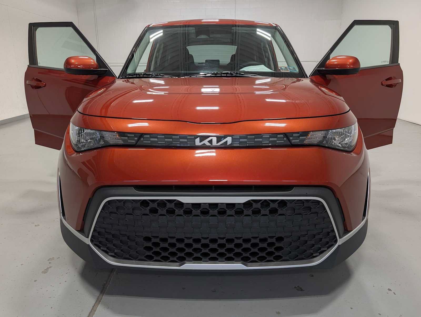 Certified 2023 Kia Soul LX w/ LX Technology Package FWD image 15